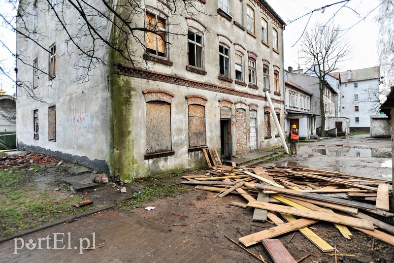 Rozbiórka budynku przy ul. Traugutta zdjęcie nr 117240