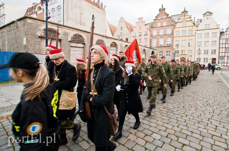  Podchorążowie wyszli na ulice Elbląga zdjęcie nr 117654