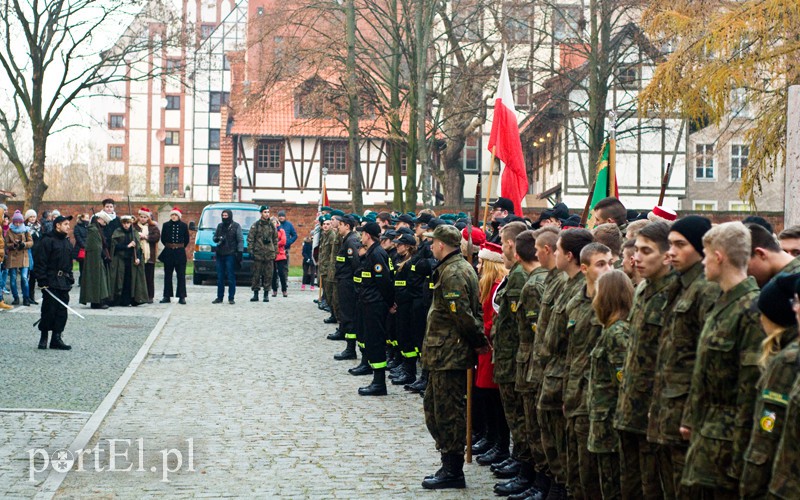  Podchorążowie wyszli na ulice Elbląga zdjęcie nr 117648