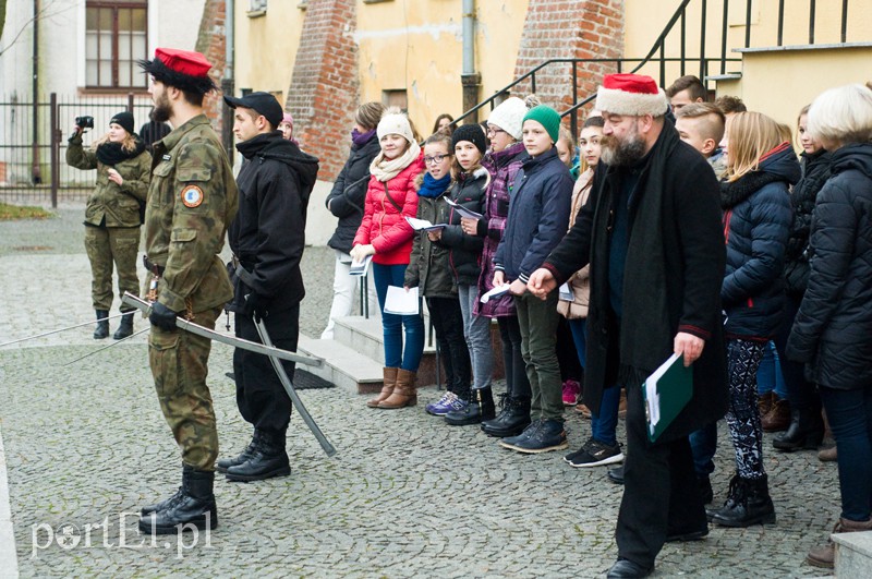  Podchorążowie wyszli na ulice Elbląga zdjęcie nr 117649