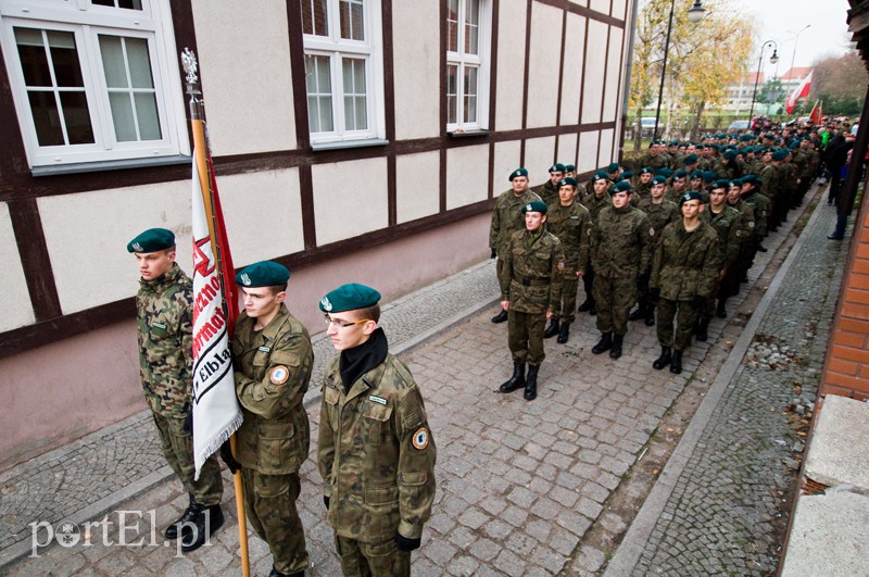  Podchorążowie wyszli na ulice Elbląga zdjęcie nr 117652