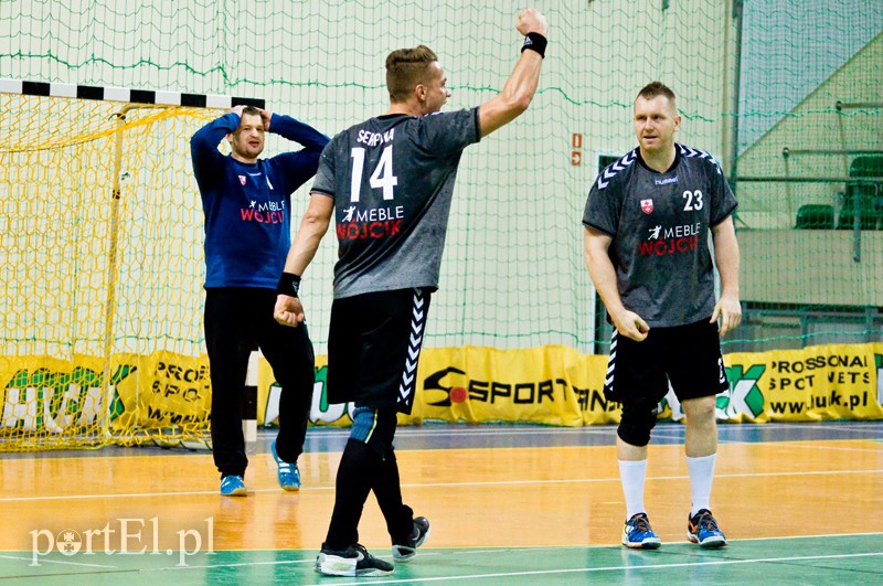  Meblarze wygrali czwarty raz z rzędu (piłka ręczna) zdjęcie nr 117766