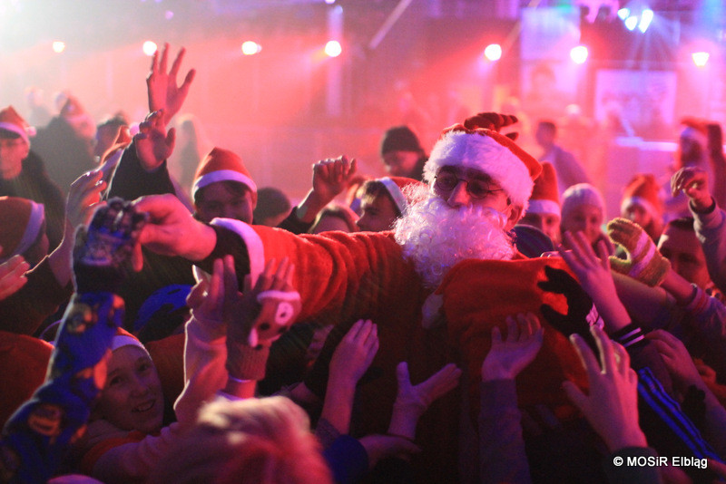 Bawili się z Mikołajem na lodzie zdjęcie nr 118113