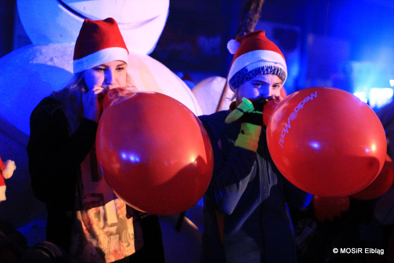 Bawili się z Mikołajem na lodzie zdjęcie nr 118108