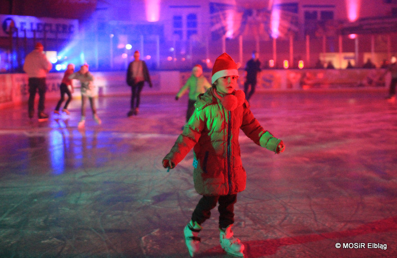 Bawili się z Mikołajem na lodzie zdjęcie nr 118100