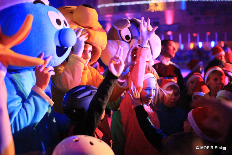 Bawili się z Mikołajem na lodzie zdjęcie nr 118115