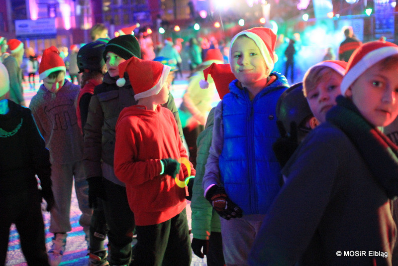 Bawili się z Mikołajem na lodzie zdjęcie nr 118124