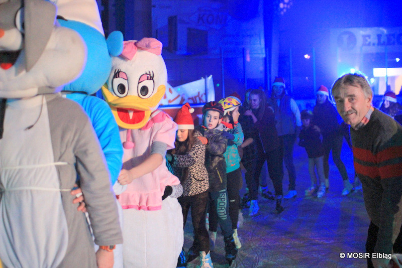 Bawili się z Mikołajem na lodzie zdjęcie nr 118118