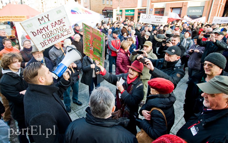 Demonstracja po elbląsku, czyli pikieta KOD zdjęcie nr 118830