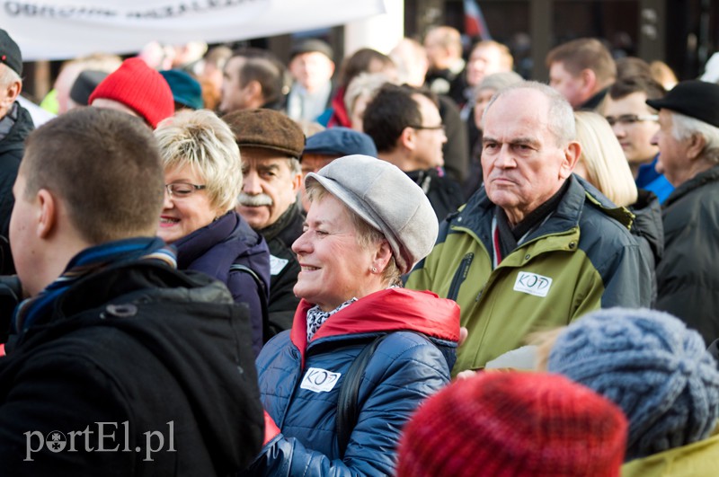 Demonstracja po elbląsku, czyli pikieta KOD zdjęcie nr 118832