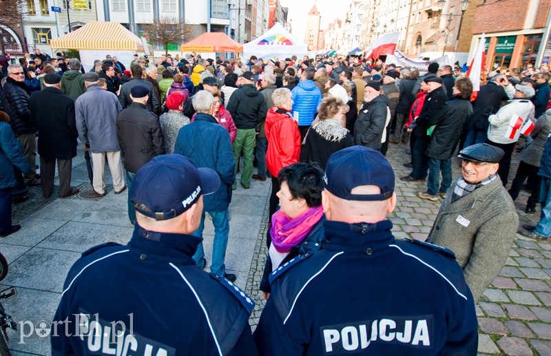 Demonstracja po elbląsku, czyli pikieta KOD zdjęcie nr 118837