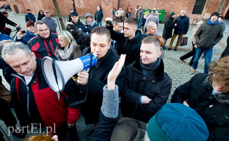 Demonstracja po elbląsku, czyli pikieta KOD zdjęcie nr 118835