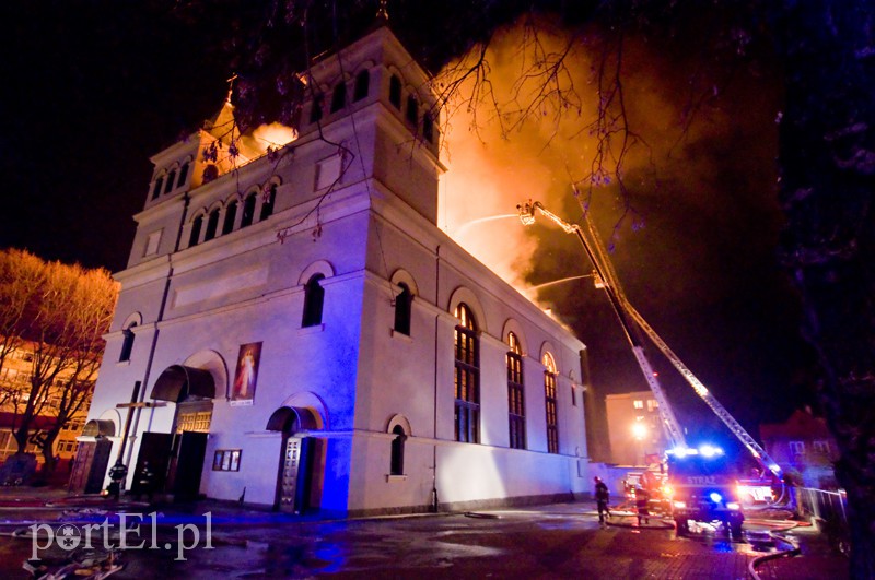  Palił się kościół, straty są duże (aktualizacja) zdjęcie nr 119260