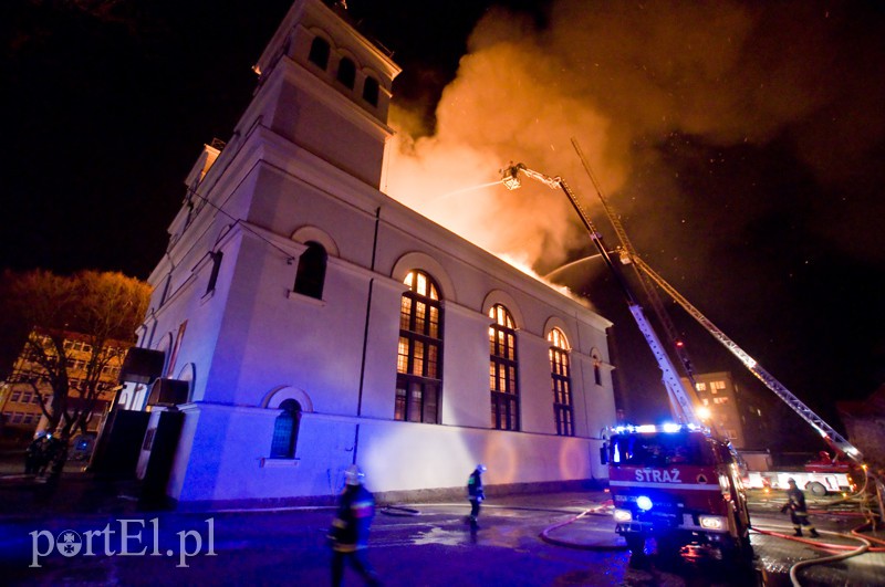  Palił się kościół, straty są duże (aktualizacja) zdjęcie nr 119261