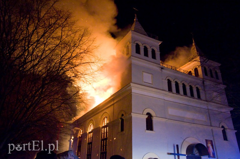  Palił się kościół, straty są duże (aktualizacja) zdjęcie nr 119274