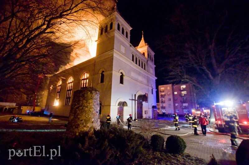  Palił się kościół, straty są duże (aktualizacja) zdjęcie nr 119271