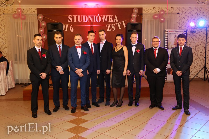 Polonez zatańczony trójkami zdjęcie nr 120668