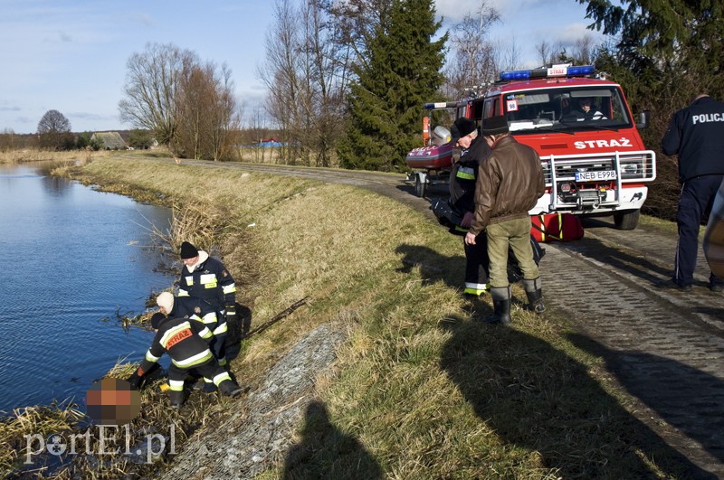  Ciało mężczyzny w rzece zdjęcie nr 121400