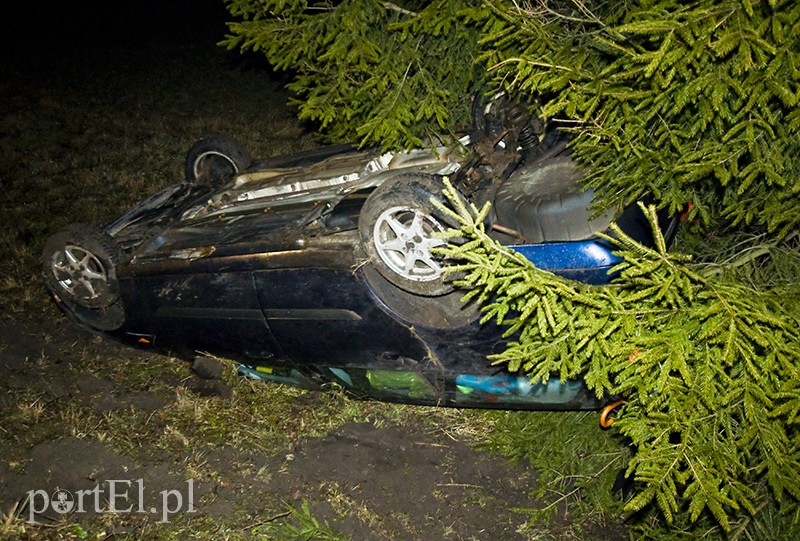  Auto na dachu, a kierowca zniknął zdjęcie nr 121621