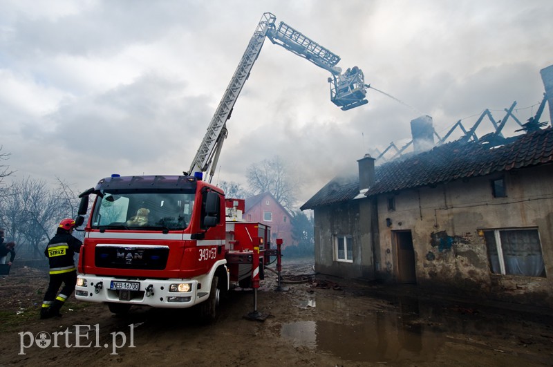  Mieszkańcy skakali przez okno. Pożar pod Pasłękiem zdjęcie nr 124482