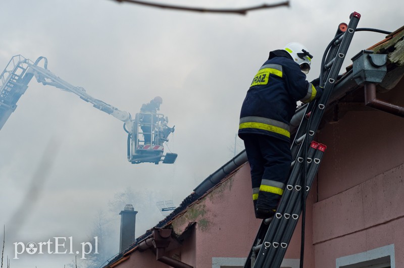  Mieszkańcy skakali przez okno. Pożar pod Pasłękiem zdjęcie nr 124490