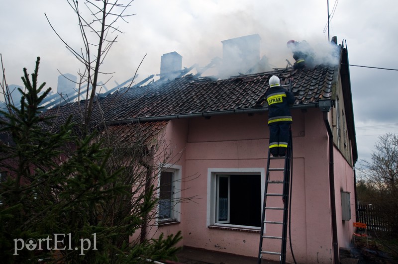  Mieszkańcy skakali przez okno. Pożar pod Pasłękiem zdjęcie nr 124480