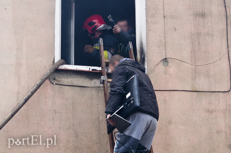  Mieszkańcy skakali przez okno. Pożar pod Pasłękiem zdjęcie nr 124496