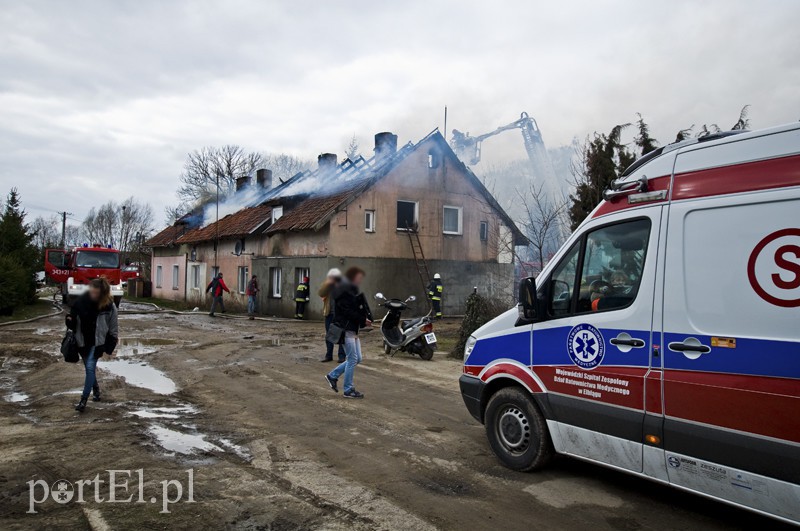  Mieszkańcy skakali przez okno. Pożar pod Pasłękiem zdjęcie nr 124484