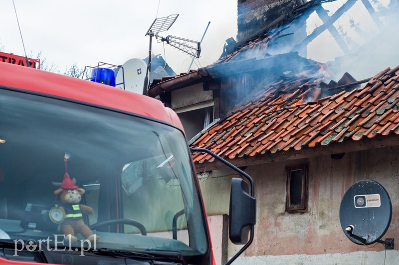  Mieszkańcy skakali przez okno. Pożar pod Pasłękiem zdjęcie nr 124487