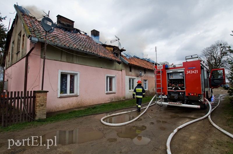  Mieszkańcy skakali przez okno. Pożar pod Pasłękiem zdjęcie nr 124488