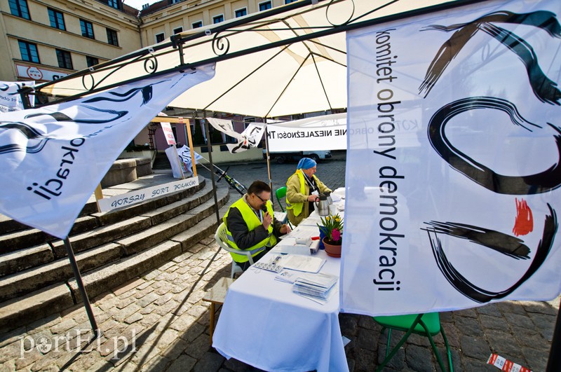 KOD popedałował po podpisy zdjęcie nr 124571