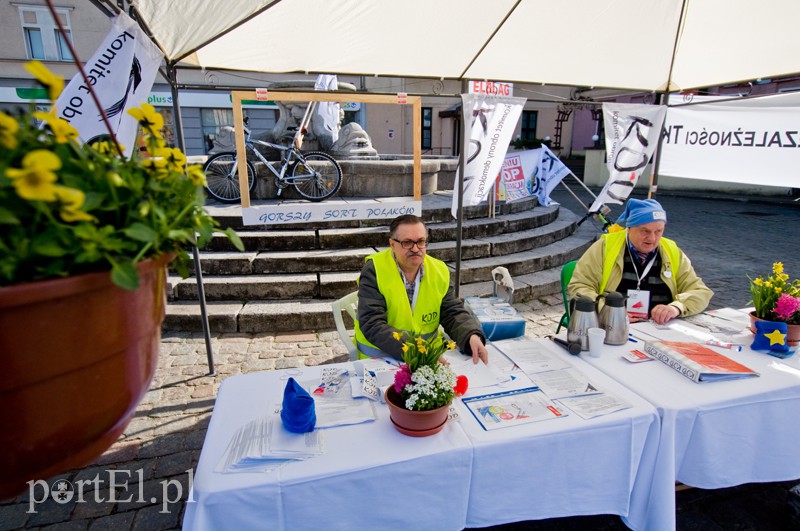 KOD popedałował po podpisy zdjęcie nr 124574