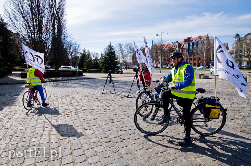 KOD popedałował po podpisy zdjęcie nr 124573