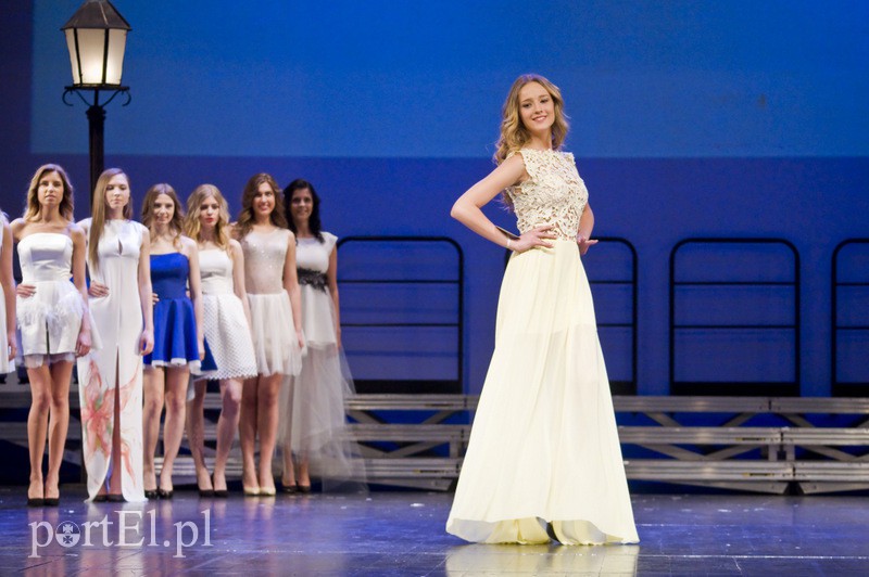  Nowa miss trenuje fitness zdjęcie nr 124685