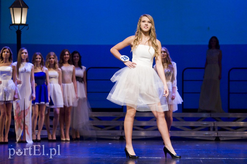  Nowa miss trenuje fitness zdjęcie nr 124684