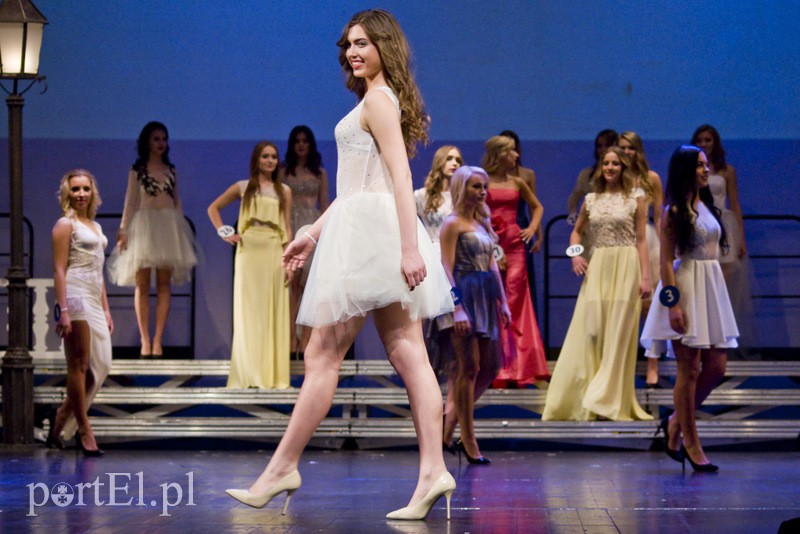  Nowa miss trenuje fitness zdjęcie nr 124690