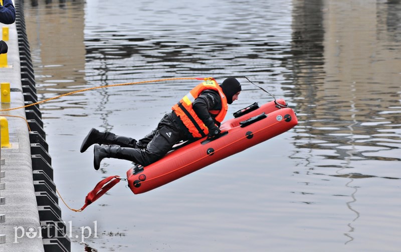 Wodne ćwiczenia strażaków zdjęcie nr 125037