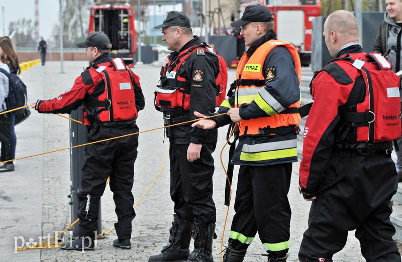 Wodne ćwiczenia strażaków zdjęcie nr 125032