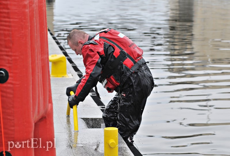 Wodne ćwiczenia strażaków zdjęcie nr 125038