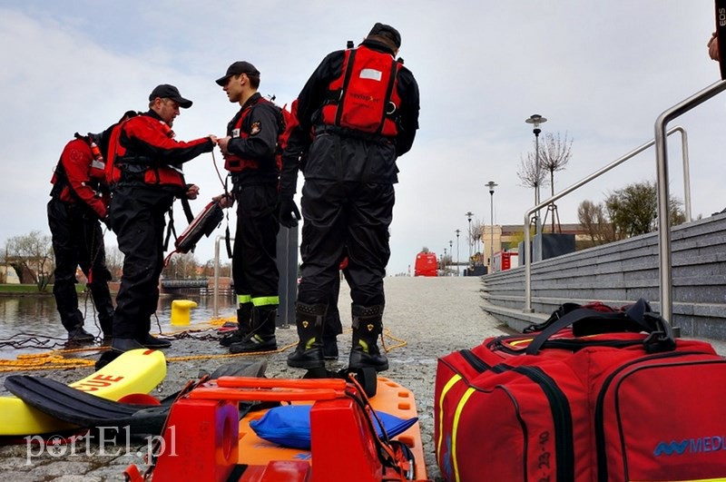 Wodne ćwiczenia strażaków zdjęcie nr 125025
