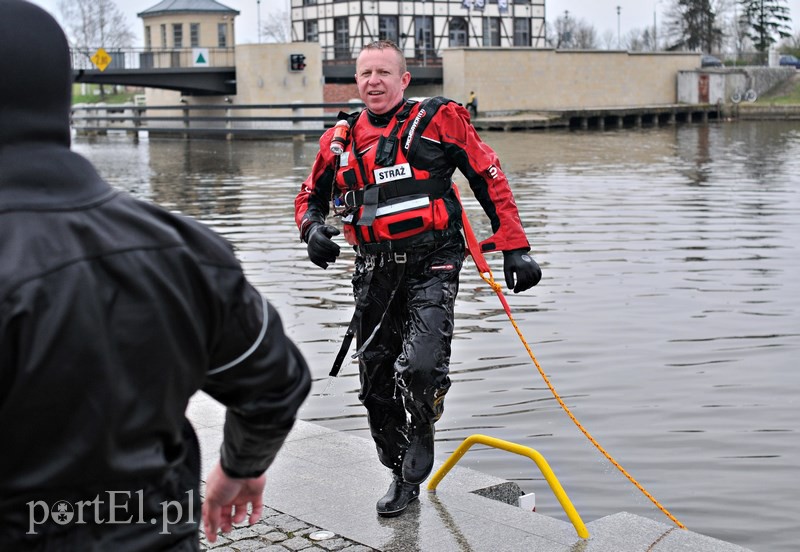 Wodne ćwiczenia strażaków zdjęcie nr 125043