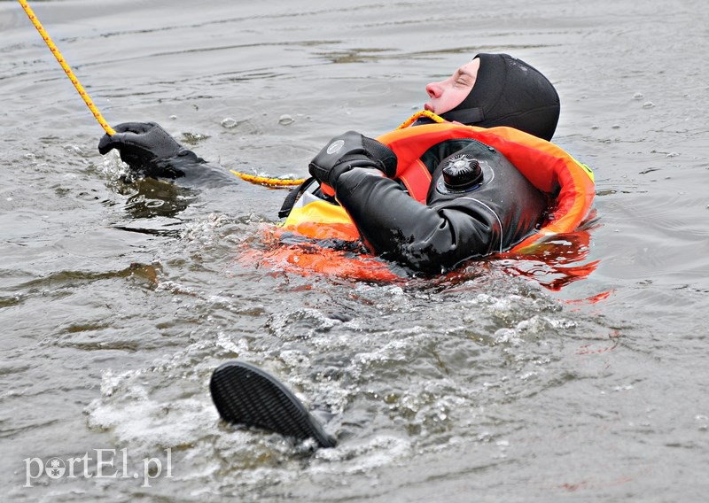 Wodne ćwiczenia strażaków zdjęcie nr 125035