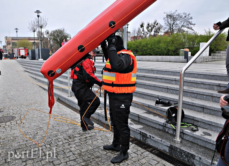 Wodne ćwiczenia strażaków zdjęcie nr 125026
