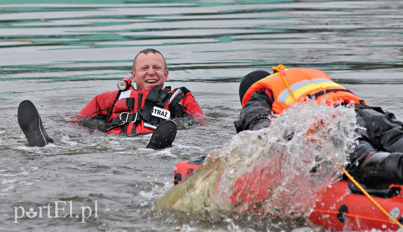Wodne ćwiczenia strażaków zdjęcie nr 125029