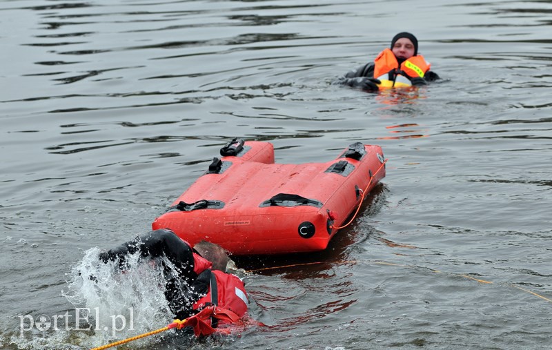 Wodne ćwiczenia strażaków zdjęcie nr 125041