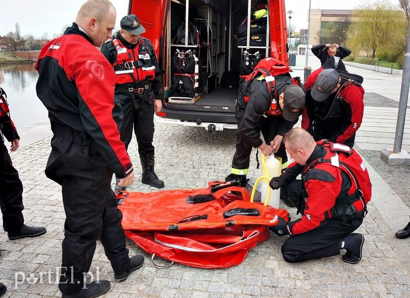Wodne ćwiczenia strażaków zdjęcie nr 125023