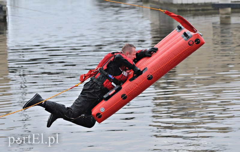 Wodne ćwiczenia strażaków zdjęcie nr 125040