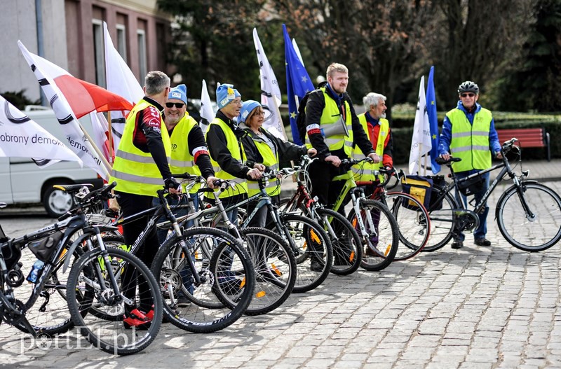 Wiedza o społeczeństwie według KOD-u zdjęcie nr 125093