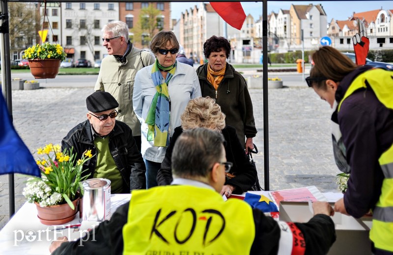 Wiedza o społeczeństwie według KOD-u zdjęcie nr 125089