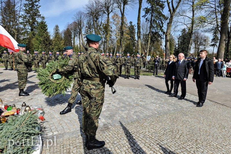 Uczcili 6. rocznicę katastrofy smoleńskiej zdjęcie nr 125195